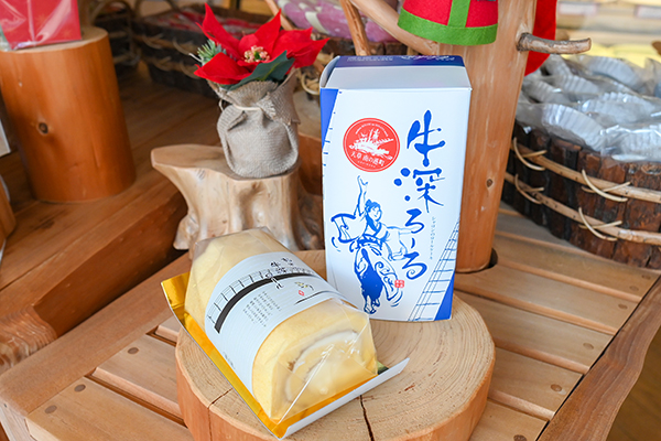 熊本産の米粉使用の「牛深ろーる」