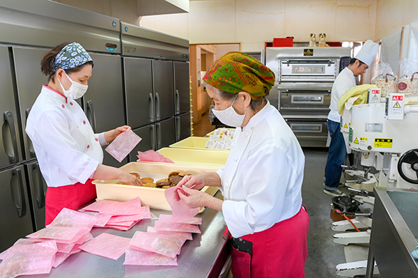 クッキーの袋詰め