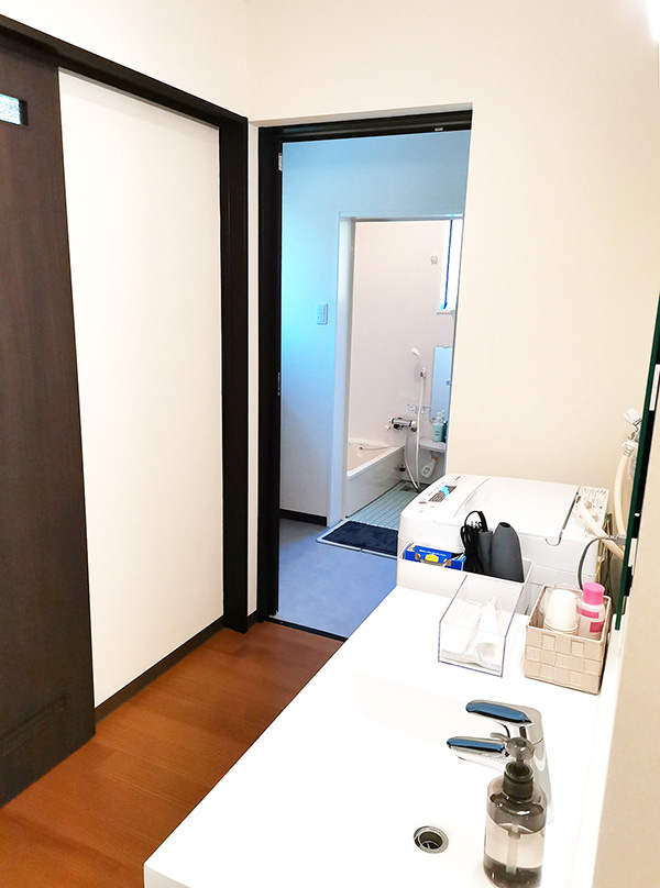 トイレは男女別で2個ずつあり快適にご利用いただけます。